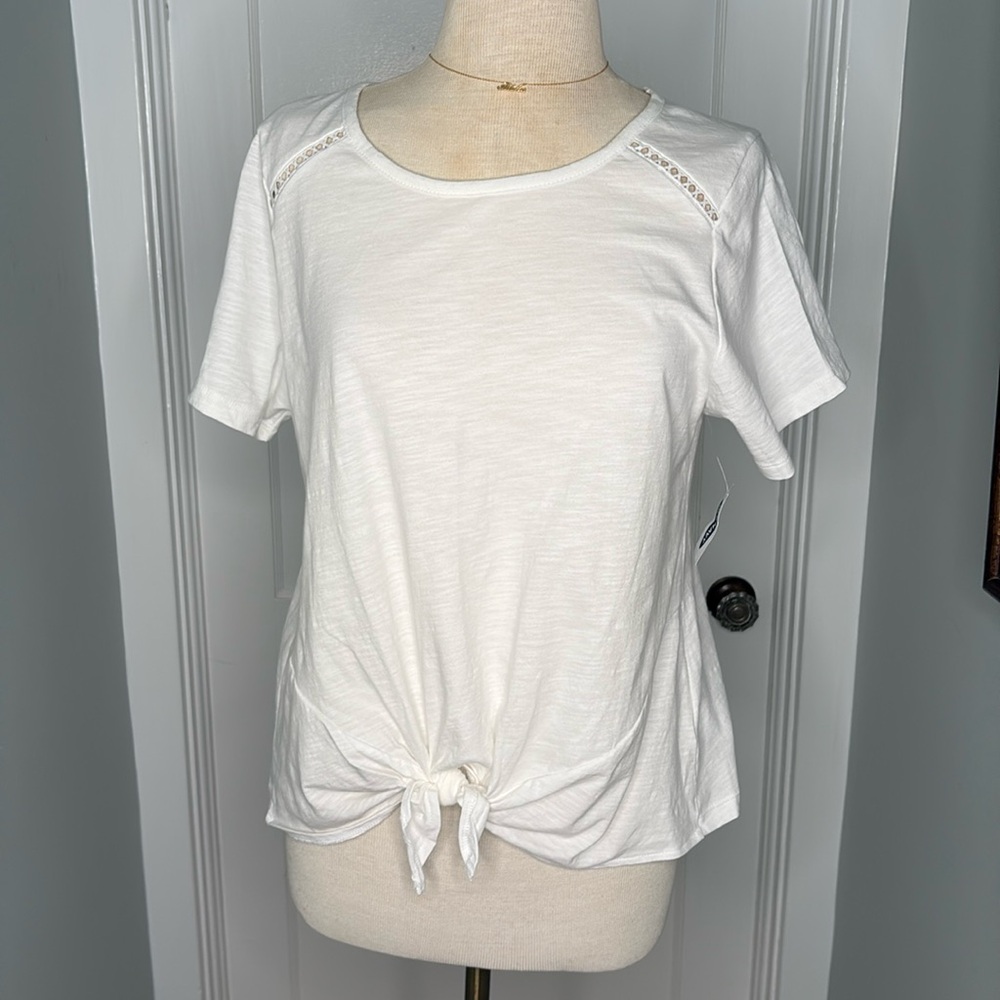 New with Tags Old Navy - White - 100% Tee with front Tie- Size Large